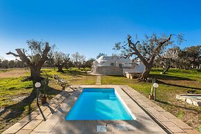 3746 Trullo Mandorlo by Barbarhouse