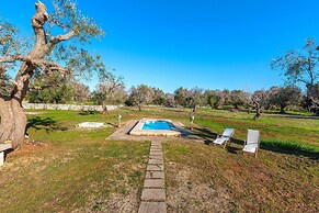 3746 Trullo Mandorlo by Barbarhouse