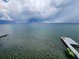 Million Dollar View Bayshore Beach House