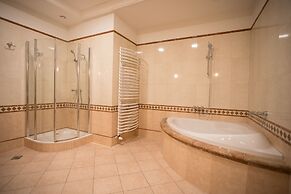 Hotel Golden Palace