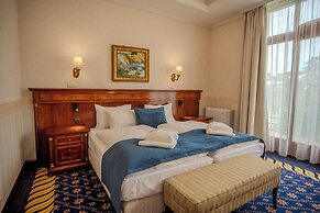 Hotel Golden Palace