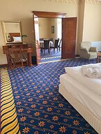 Hotel Golden Palace