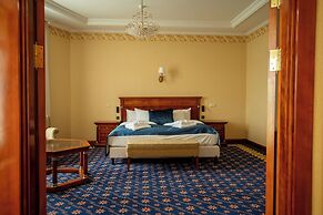 Hotel Golden Palace