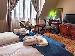 Hotel Golden Palace