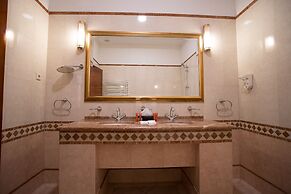 Hotel Golden Palace