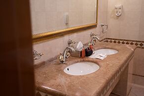 Hotel Golden Palace