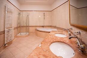 Hotel Golden Palace