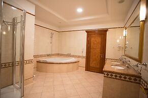 Hotel Golden Palace