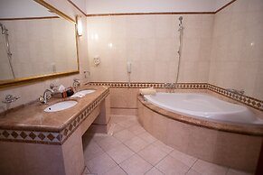 Hotel Golden Palace