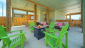 Swinging Easy by Avantstay Private Pool, Firepit, Balcony