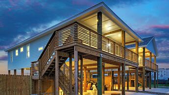 Swinging Easy by Avantstay Private Pool, Firepit, Balcony