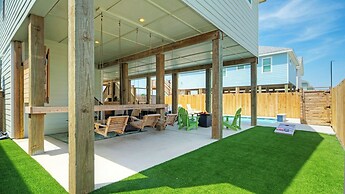 Swinging Easy by Avantstay Private Pool, Firepit, Balcony