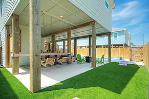 Swinging Easy by Avantstay Private Pool, Firepit, Balcony