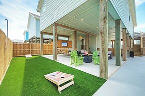 Swinging Easy by Avantstay Private Pool, Firepit, Balcony