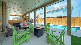 Swinging Easy by Avantstay Private Pool, Firepit, Balcony