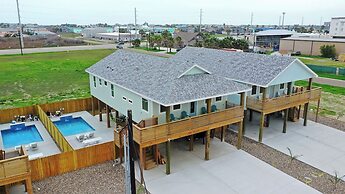Swinging Easy by Avantstay Private Pool, Firepit, Balcony
