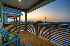 Swinging Easy by Avantstay Private Pool, Firepit, Balcony
