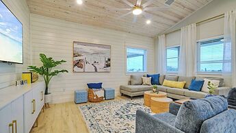 Swinging Easy by Avantstay Private Pool, Firepit, Balcony