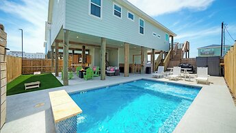 Swinging Easy by Avantstay Private Pool, Firepit, Balcony