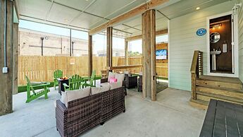 Swinging Easy by Avantstay Private Pool, Firepit, Balcony