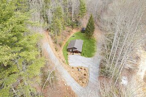 Bears Place by Avantstay Cozy Mountain Cabin in Brevard + Firepit