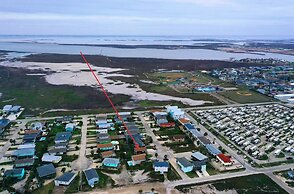 Surfin Dog by Avantstay Coastal Escape w/ Yard!