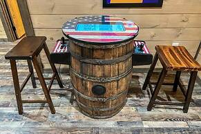 The Wacky Woodpecker by Avantstay Game Room, Private Hot Tub, & Pool A