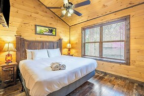 The Wacky Woodpecker by Avantstay Game Room, Private Hot Tub, & Pool A