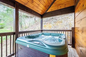 The Wacky Woodpecker by Avantstay Game Room, Private Hot Tub, & Pool A