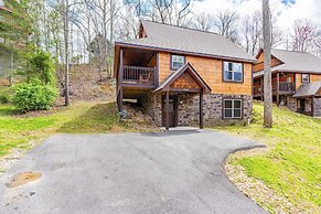 The Wacky Woodpecker by Avantstay Game Room, Private Hot Tub, & Pool A