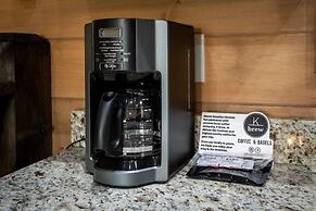 The Wacky Woodpecker by Avantstay Game Room, Private Hot Tub, & Pool A