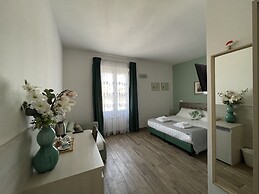Porta Alla Croce Guest House
