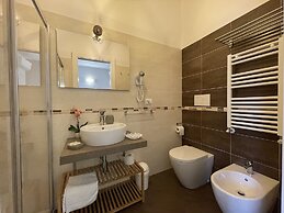 Porta Alla Croce Guest House