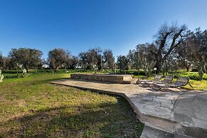 3745 Trullo Puspo by Barbarhouse