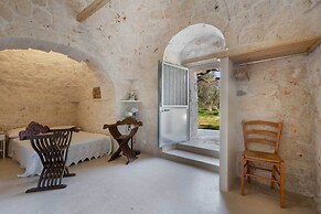 3745 Trullo Puspo by Barbarhouse