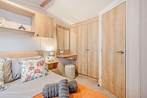 2 Bed 6 Berth Lodge in Shorefield Oakdene Dorset