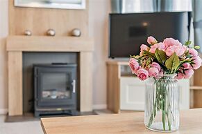 2 Bed 6 Berth Lodge in Shorefield Oakdene Dorset