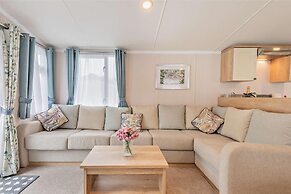 2 Bed 6 Berth Lodge in Shorefield Oakdene Dorset