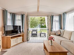 2 Bed 6 Berth Lodge in Shorefield Oakdene Dorset