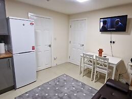 Deluxe 1-bed Apartment in Greenford