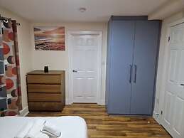 Deluxe 1-bed Apartment in Greenford