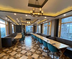 Eden Hotel and Resort