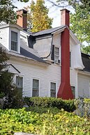 Admiral Peary Inn