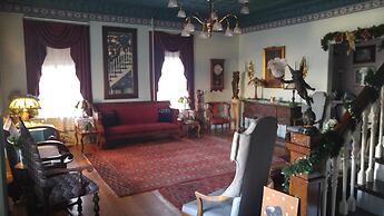 Inn of the Six-Toed Cat