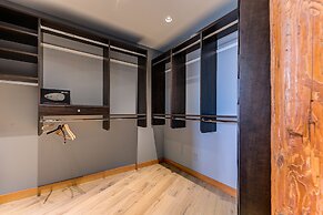 Exquisite 3BDR Penthouse in Downtown TC