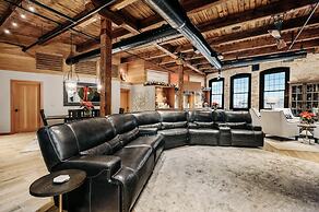 Exquisite 3BDR Penthouse in Downtown TC
