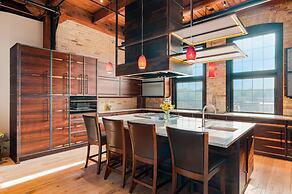 Exquisite 3BDR Penthouse in Downtown TC