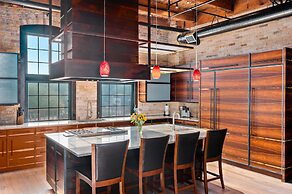 Exquisite 3BDR Penthouse in Downtown TC