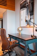 Exquisite 3BDR Penthouse in Downtown TC
