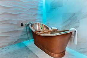 Exquisite 3BDR Penthouse in Downtown TC